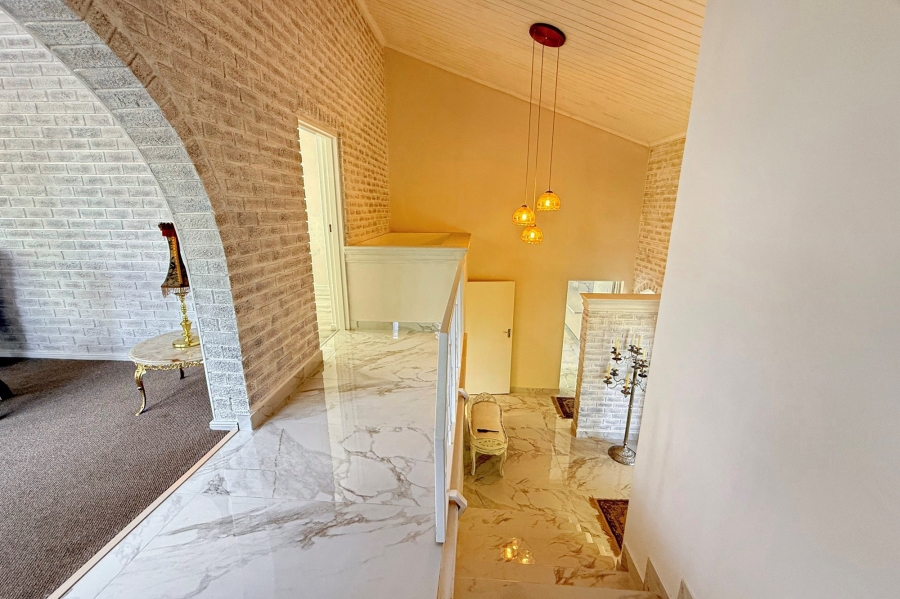 5 Bedroom Property for Sale in De Tijger Western Cape